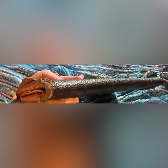 Louis Vuitton long wallet. Measures approximately 7 x 4”. GUC - Picture 6 of 15